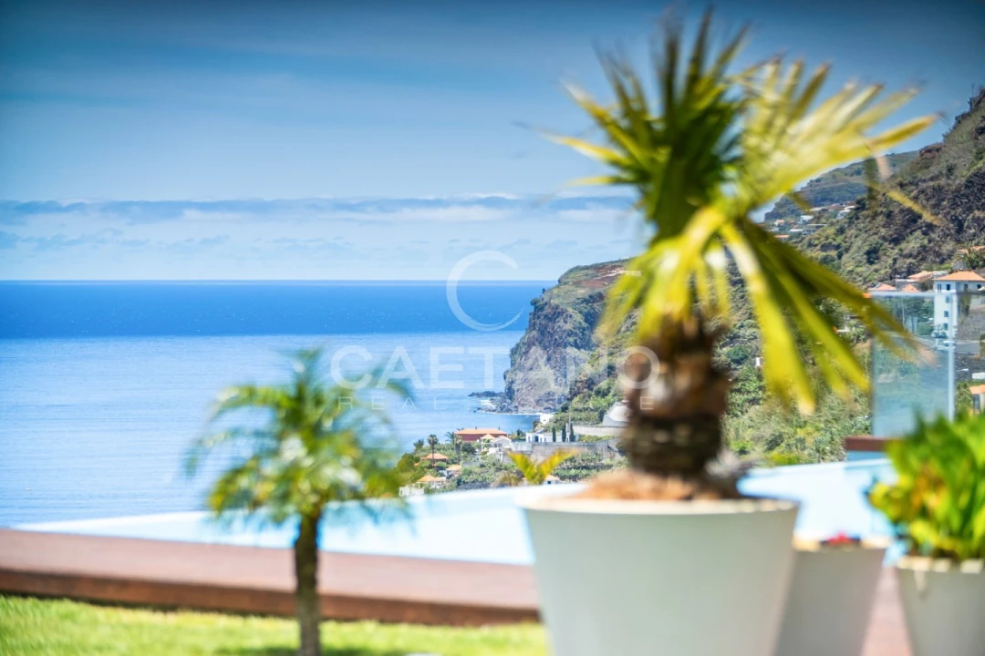 Moradia T4 para Venda em Arco da Calheta Foto 15