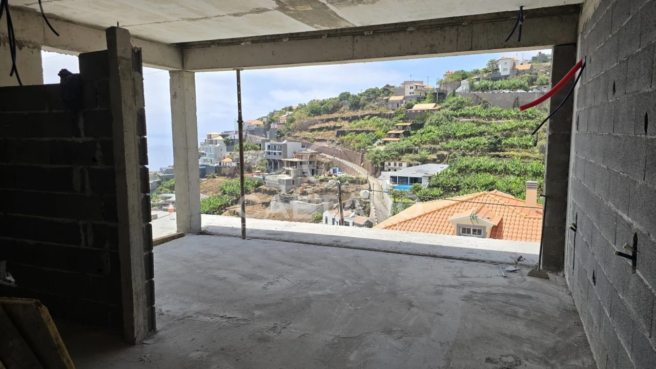 Moradia T2 para Venda em Calheta Foto 37