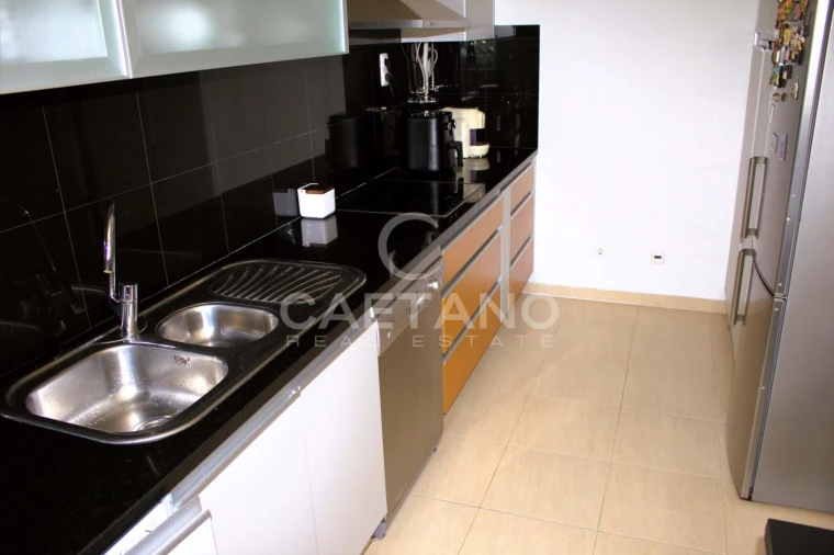 Apartamento T2 para Venda em Portimão Foto 8