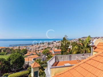 Moradia T6 para Venda em Funchal (Santa Luzia)