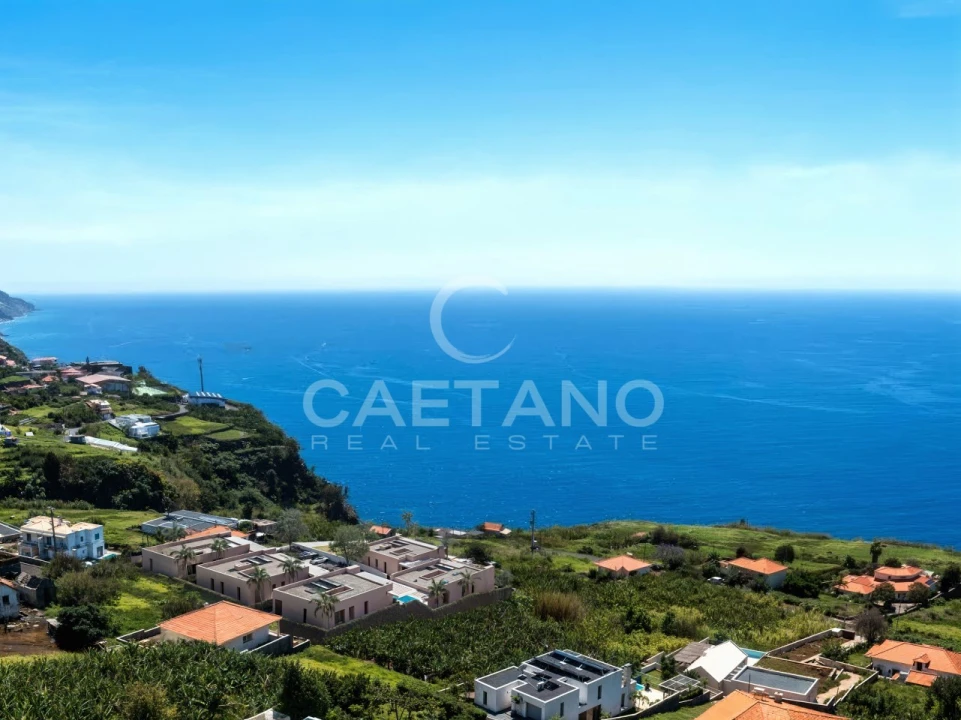Moradia T3 para Venda em Estreito da Calheta Foto 2