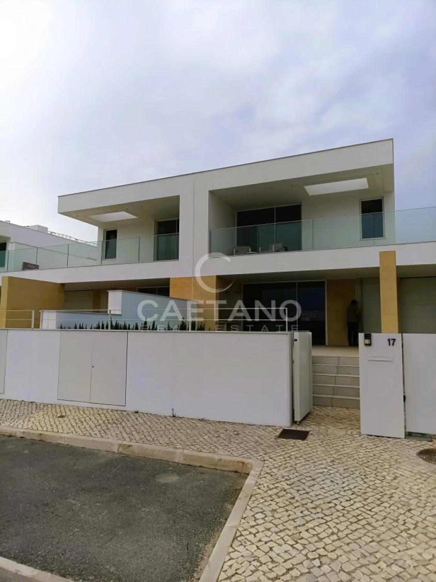 Moradia T3 para Venda em Lagos (São Sebastião e Santa Maria) Foto 5