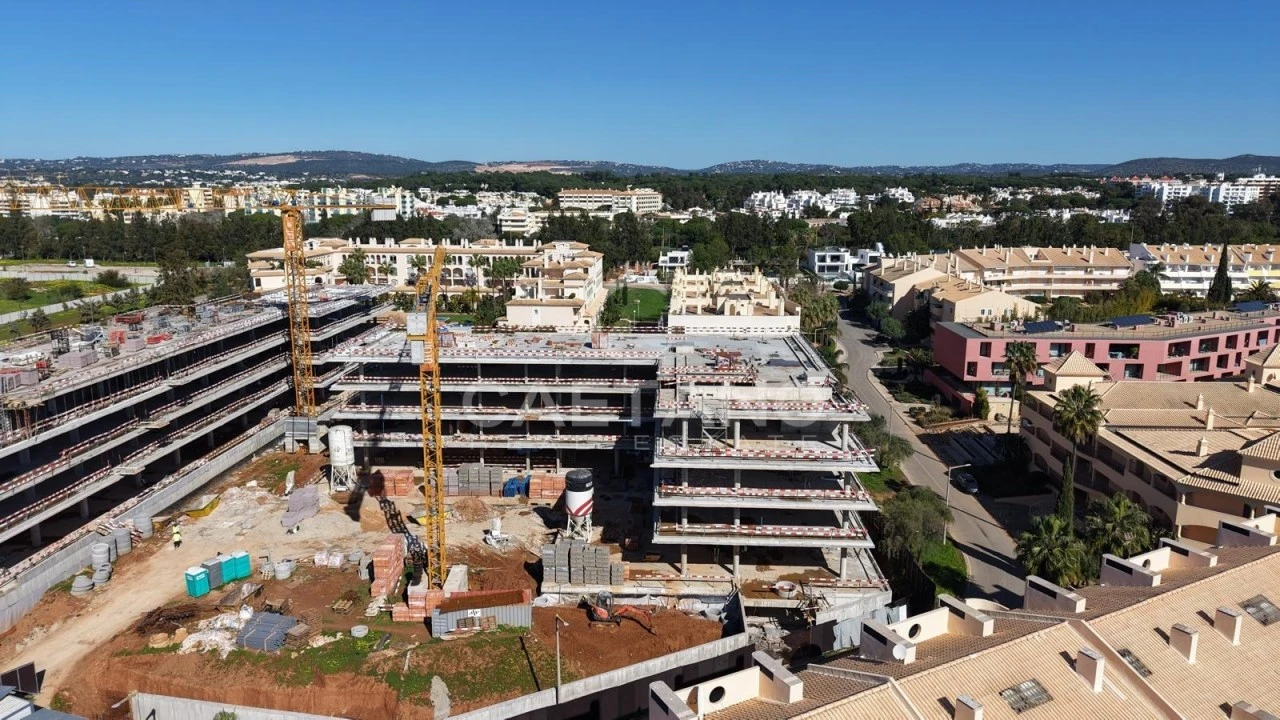 Apartamento T4 para Venda em Quarteira Foto 28