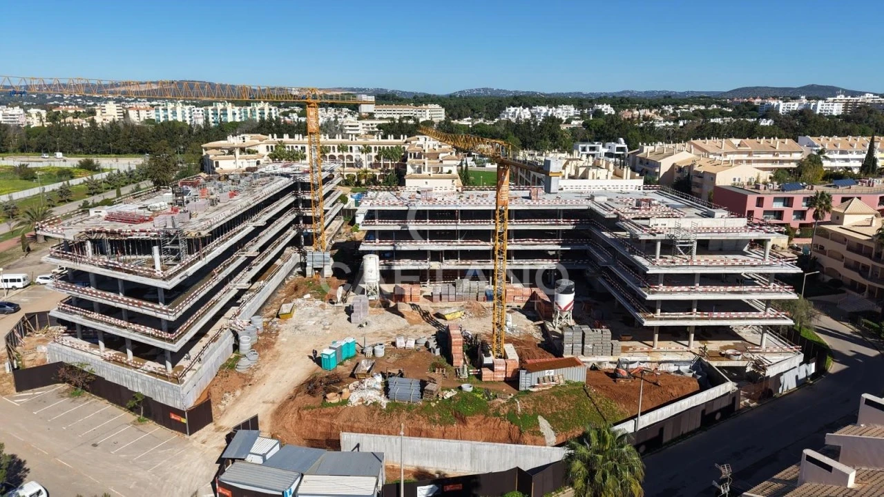 Apartamento T4 para Venda em Quarteira Foto 30