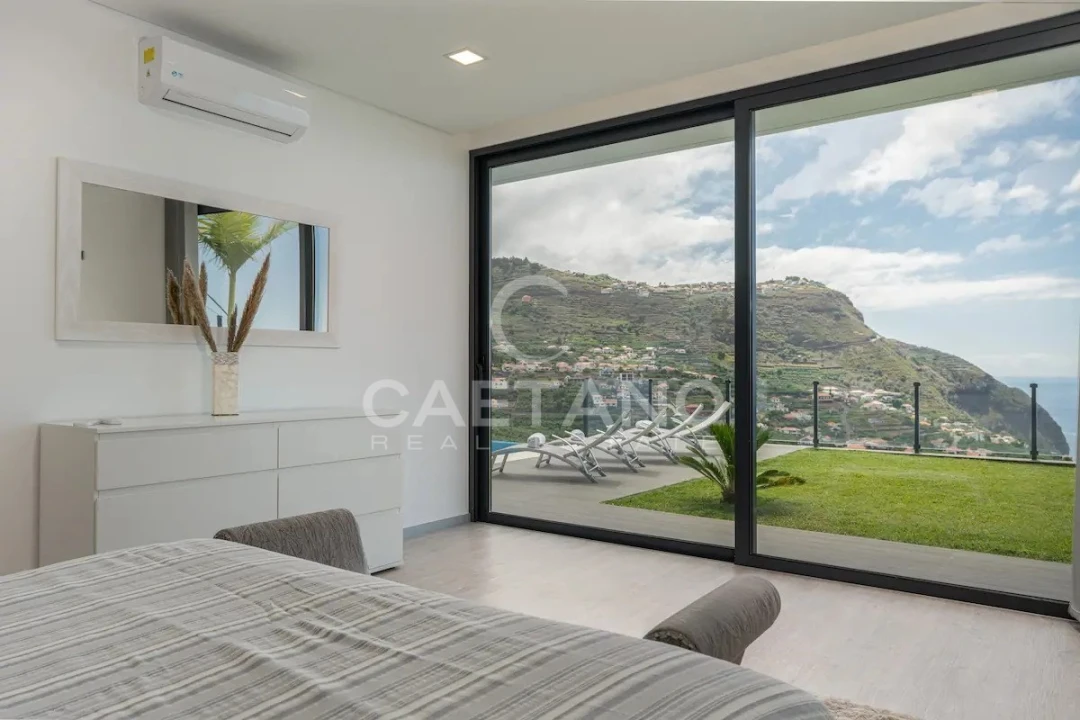 Moradia T3 para Venda em Arco da Calheta Foto 28