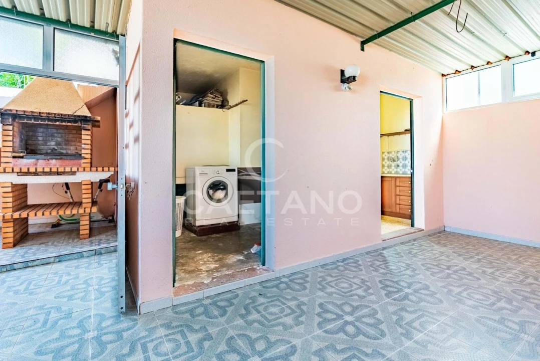 Moradia T5 para Venda em Canhas Foto 38