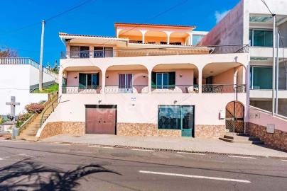 Moradia T5 para Venda em Canhas