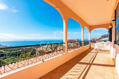 Moradia T5 para Venda em Canhas