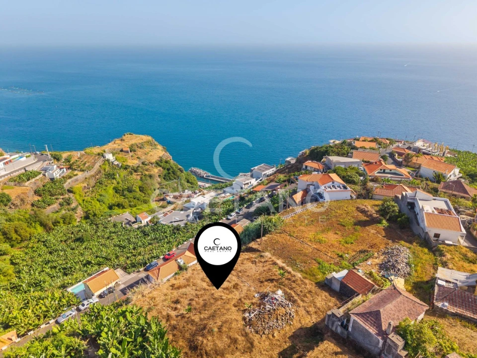 Terreno para Venda em Calheta Foto 1