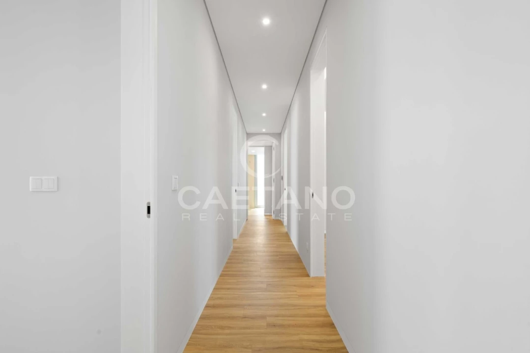 Moradia T4 para Venda em Estreito da Calheta Foto 22