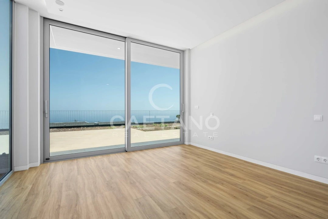 Moradia T4 para Venda em Estreito da Calheta Foto 26