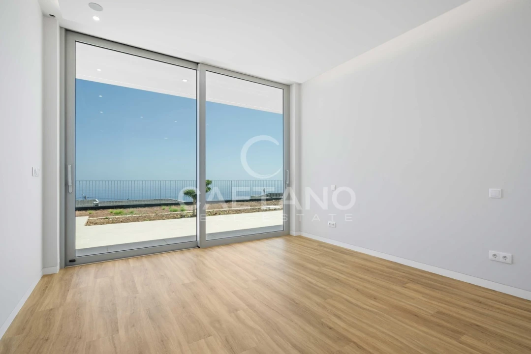 Moradia T4 para Venda em Estreito da Calheta Foto 33