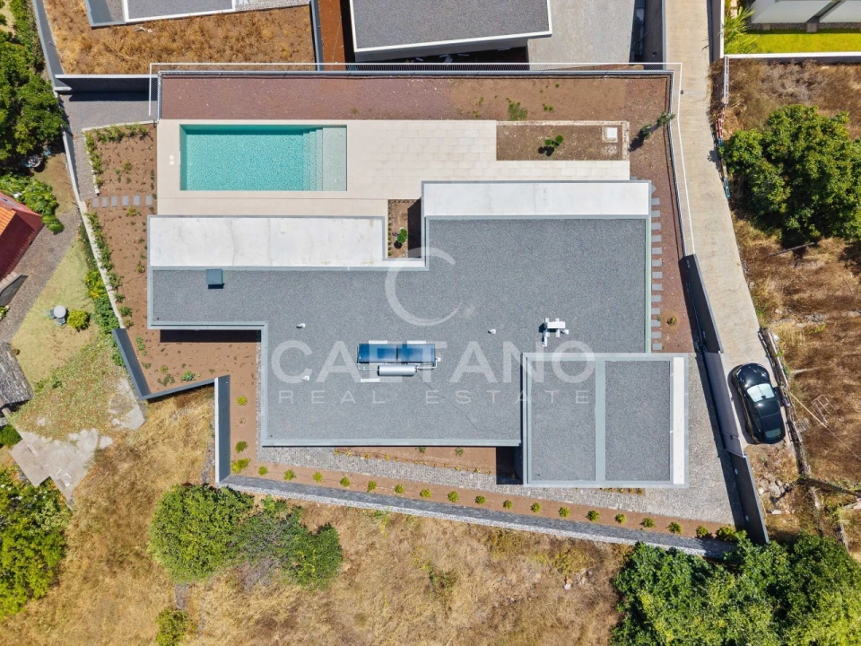 Moradia T4 para Venda em Estreito da Calheta Foto 42