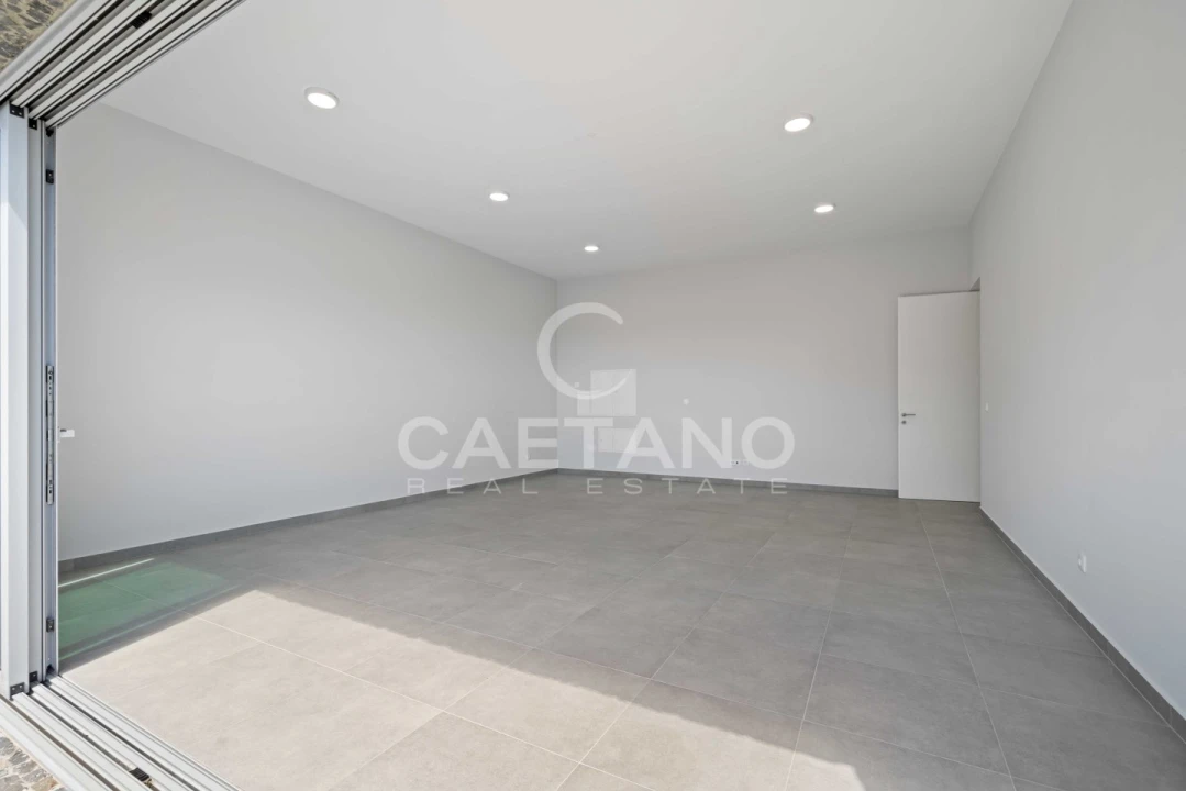 Moradia T4 para Venda em Estreito da Calheta Foto 46