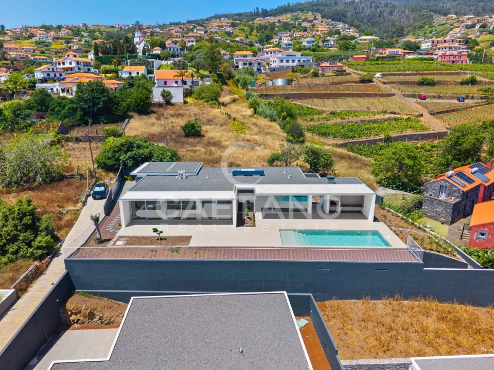 Moradia T4 para Venda em Estreito da Calheta Foto 48