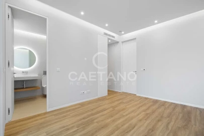 Moradia T4 para Venda em Estreito da Calheta