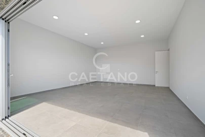 Moradia T4 para Venda em Estreito da Calheta