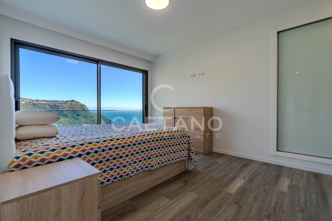 Moradia T2 para Venda em Arco da Calheta Foto 7