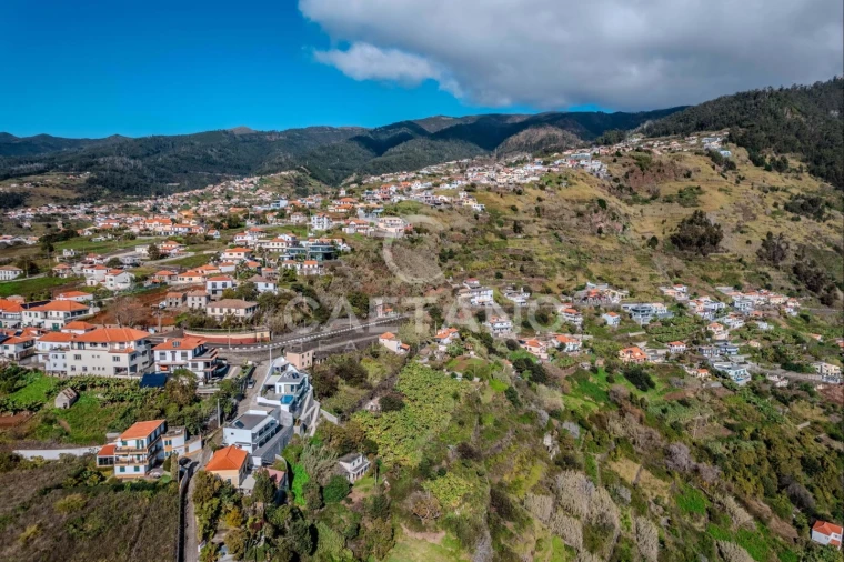 Moradia T2 para Venda em Arco da Calheta Foto 38