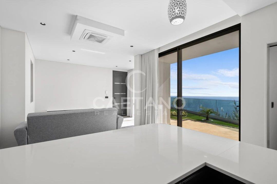 Moradia T3 para Venda em Arco da Calheta Foto 16