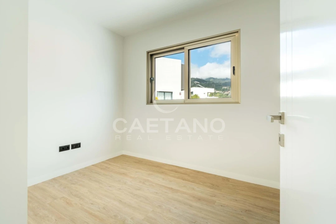 Moradia T3 para Venda em Estreito da Calheta Foto 8