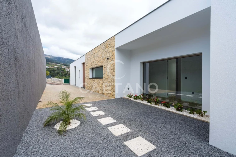 Moradia T3 para Venda em Estreito da Calheta Foto 23