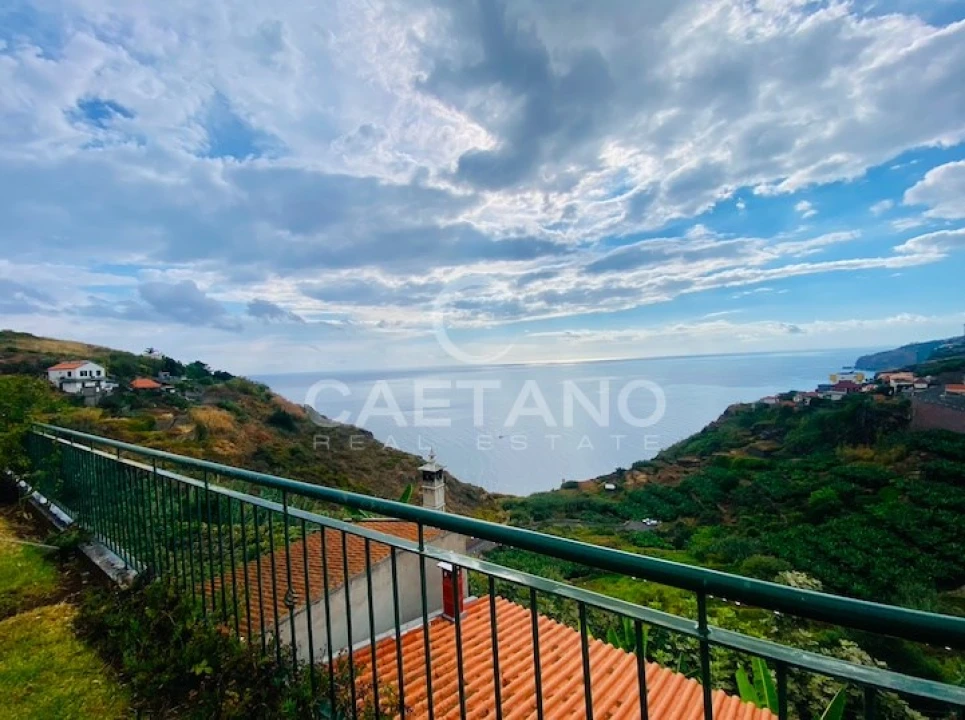 Moradia T4 para Venda em Ribeira Brava Foto 9