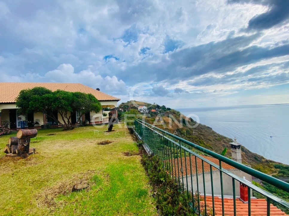 Moradia T4 para Venda em Ribeira Brava Foto 10