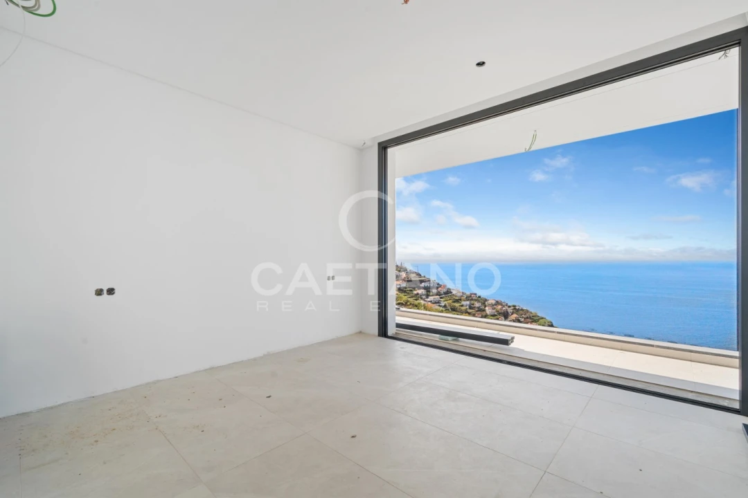 Moradia T4 para Venda em Ribeira Brava Foto 5