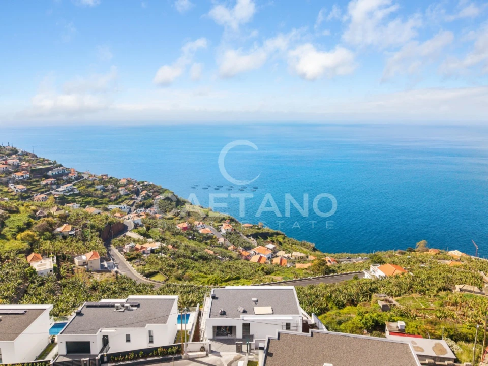 Moradia T4 para Venda em Ribeira Brava Foto 6