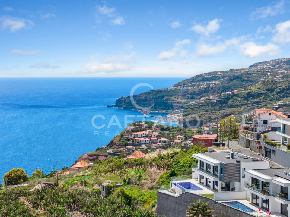 Moradia T4 para Venda em Ribeira Brava Foto 3