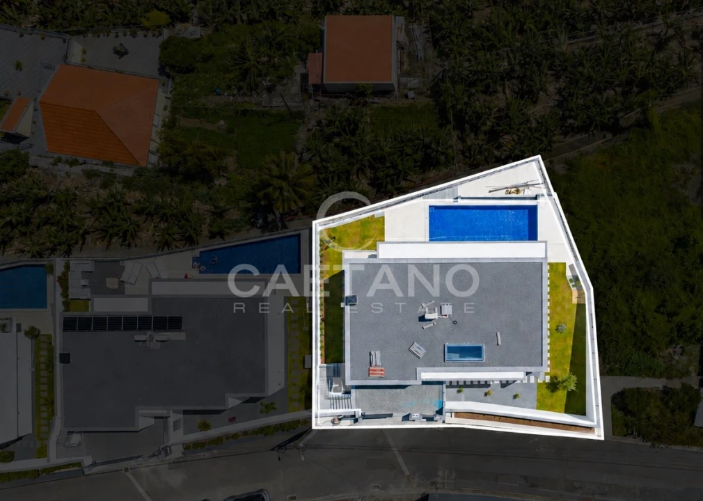 Moradia T4 para Venda em Ribeira Brava Foto 7