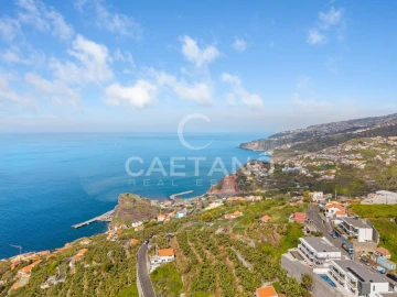Moradia T4 para Venda em Ribeira Brava
