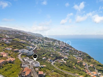 Moradia T4 para Venda em Ribeira Brava