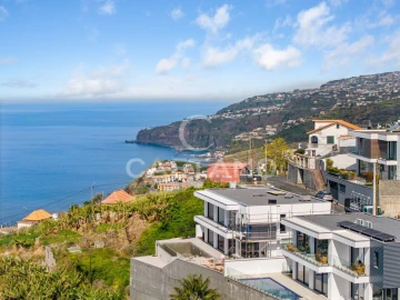 Moradia T4 para Venda em Ribeira Brava
