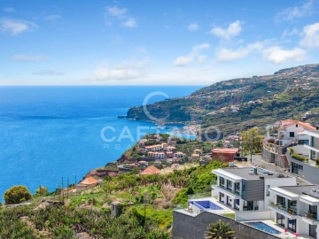 Moradia T4 para Venda em Ribeira Brava