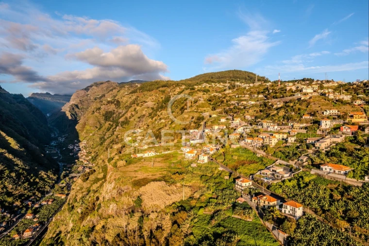Moradia T4 para Venda em Ribeira Brava Foto 6