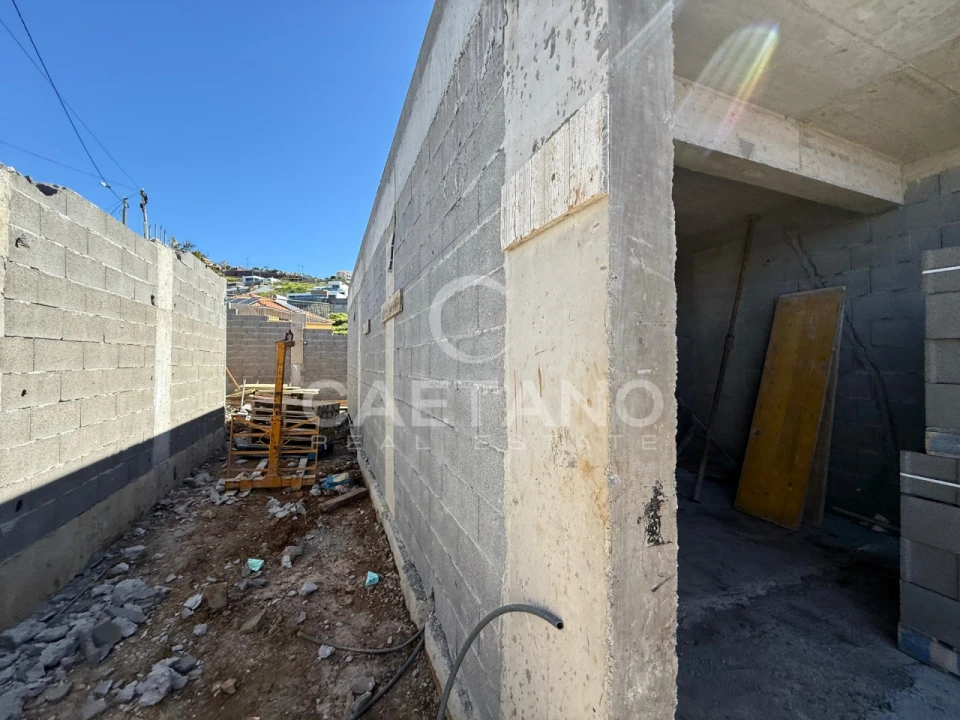 Moradia T3 para Venda em Estreito da Calheta Foto 14