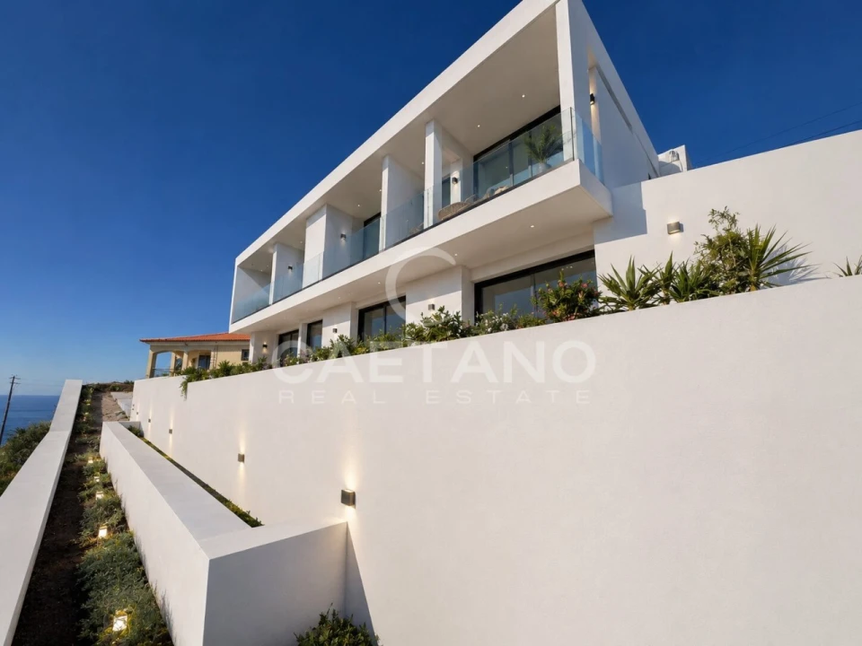 Moradia T3 para Venda em Estreito da Calheta Foto 3