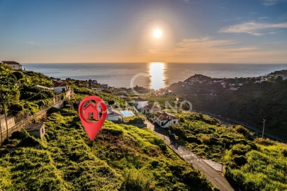 Moradia T4 para Venda em Ribeira Brava
