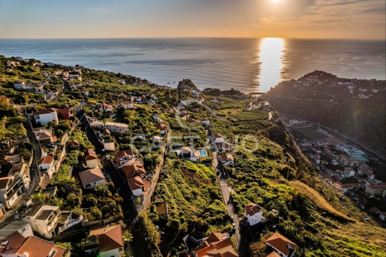 Moradia T4 para Venda em Ribeira Brava Foto 9