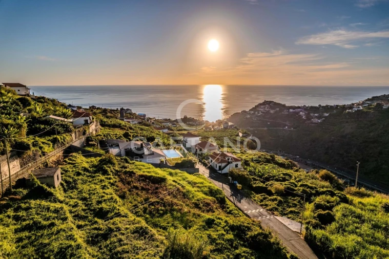 Moradia T4 para Venda em Ribeira Brava Foto 13