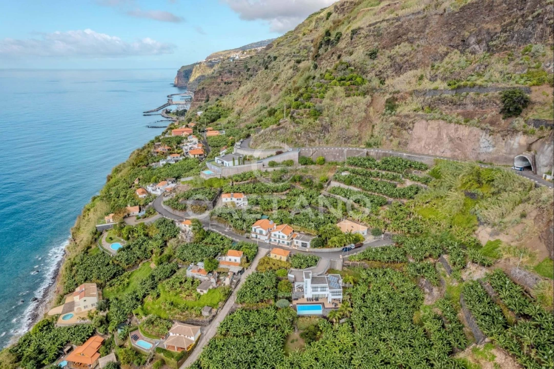 Terreno para Venda em Calheta Foto 1