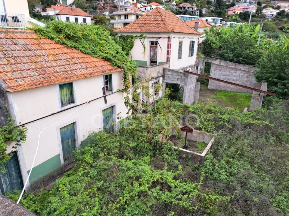 Terreno para Venda em Arco da Calheta Foto 1