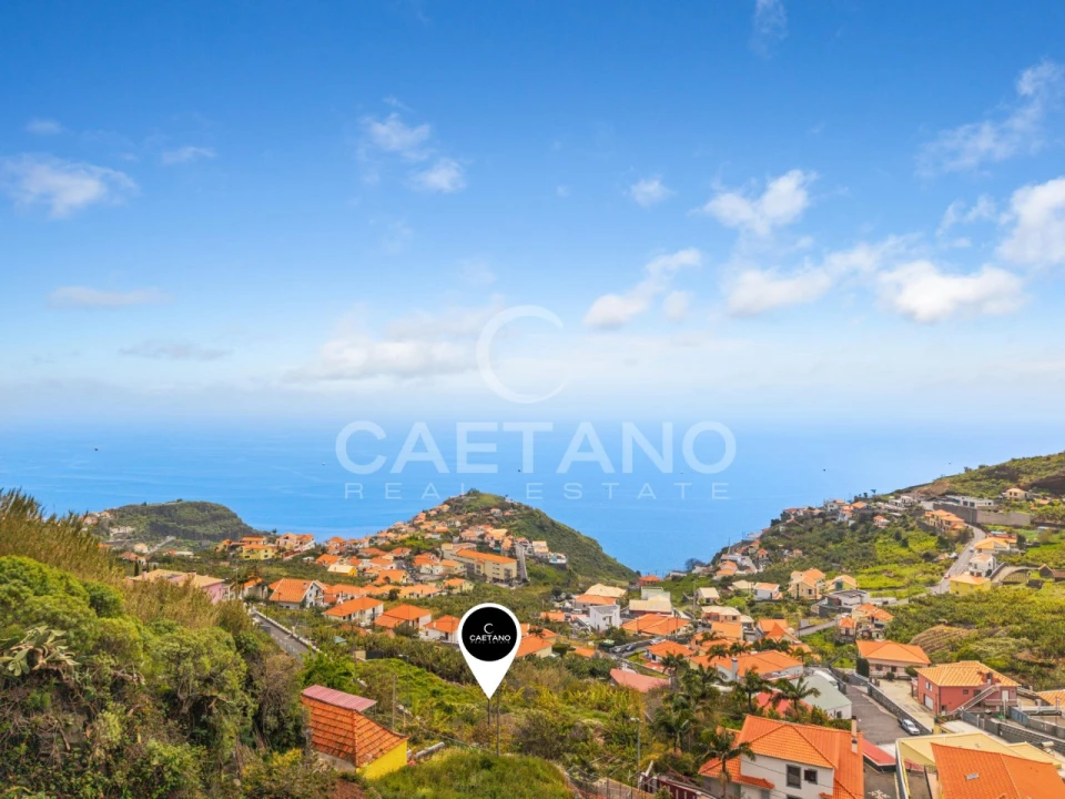 Terreno para Venda em Ribeira Brava Foto 1