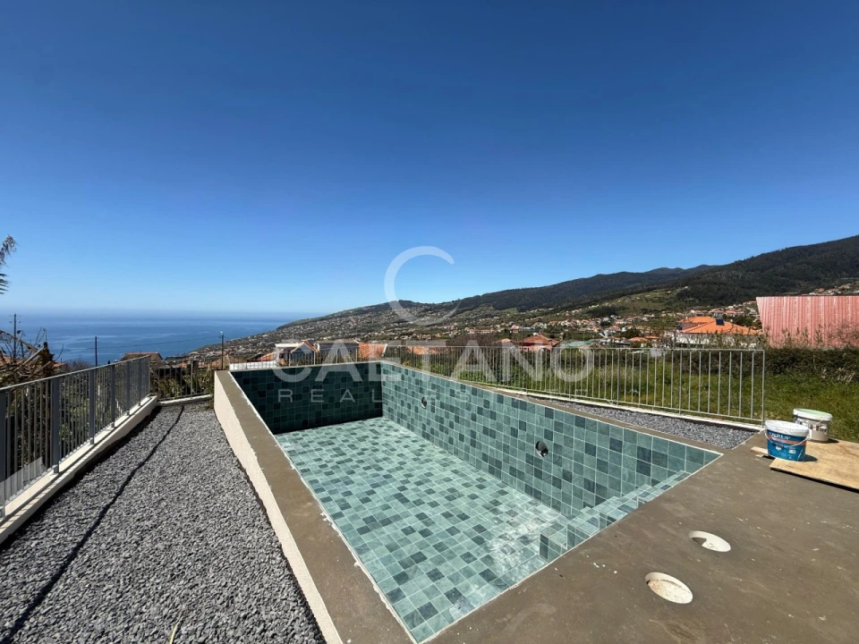 Moradia T2 para Venda em Arco da Calheta Foto 9