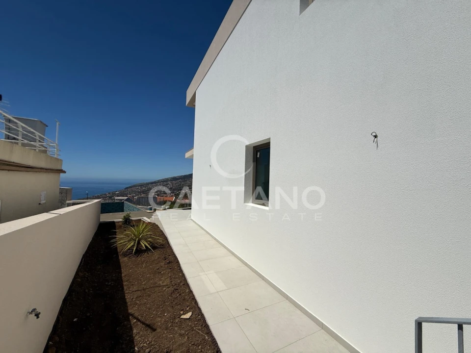 Moradia T2 para Venda em Arco da Calheta Foto 21