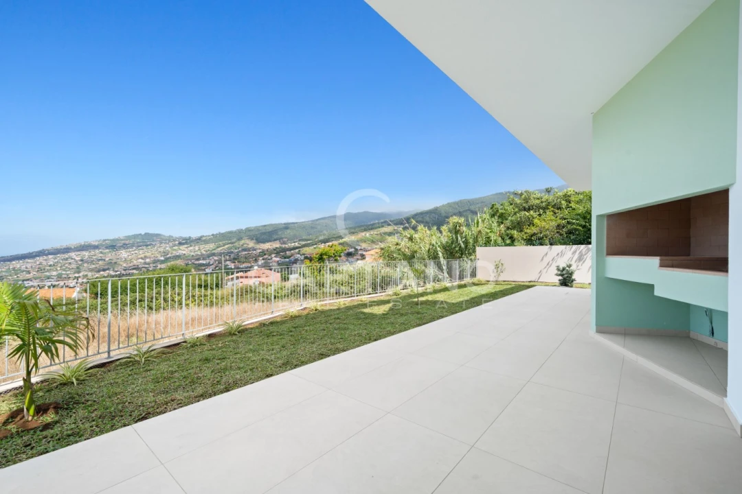 Moradia T2 para Venda em Arco da Calheta Foto 6