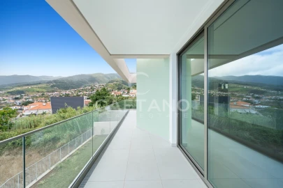 Moradia T2 para Venda em Arco da Calheta