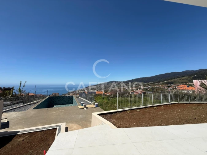 Moradia T2 para Venda em Arco da Calheta Foto 11